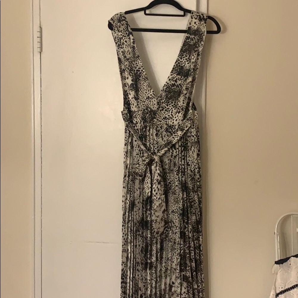 BLACK AND WHITE PRINT